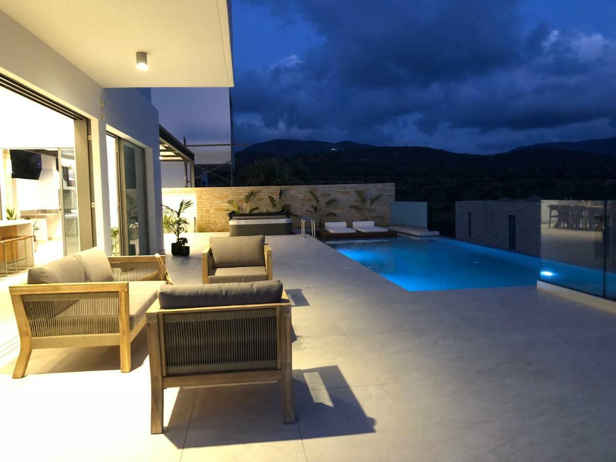 Golden Shore Paphos ภายนอก รูปภาพ