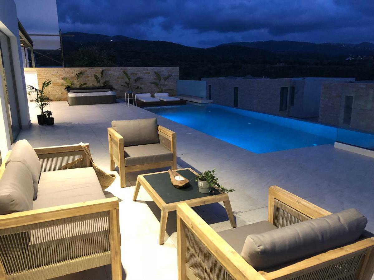 Golden Shore Paphos ภายนอก รูปภาพ