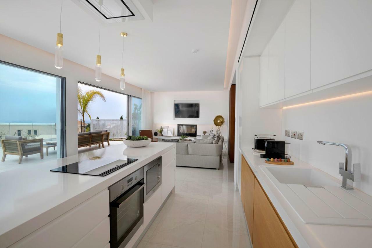 Golden Shore Paphos ภายนอก รูปภาพ