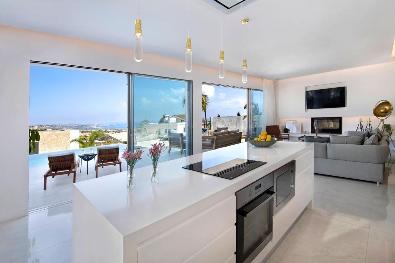 Golden Shore Paphos ภายนอก รูปภาพ